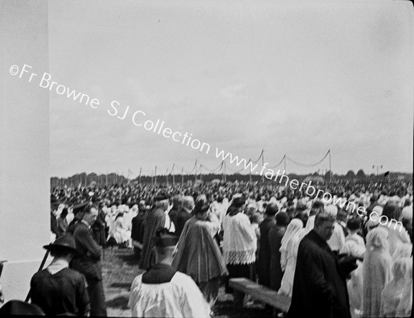 CROWDS AT CONGRESS MASS PHOENIX PARK